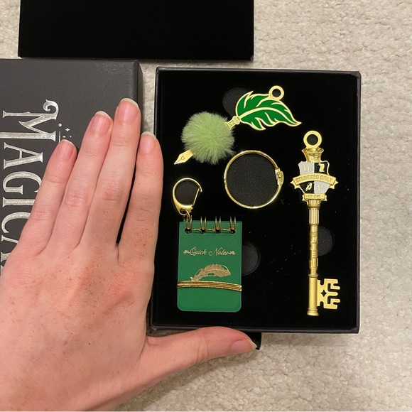 Harry Potter LitJoy Crate Journalist Rita Skeeter Magical Key Collection - Picture 2 of 10